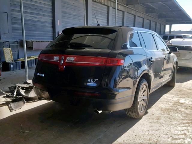 2LMGJ5M9XDBL58101 - 2013 LINCOLN MKT BLACK photo 4