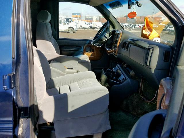 1GDFG15M021108165 - 2002 GMC SAVANA RV BLUE photo 5