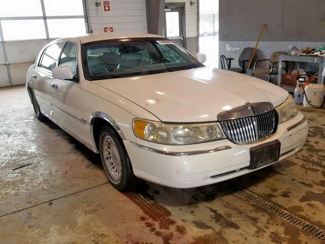 1LNHM85W61Y724292 - 2001 LINCOLN TOWN CAR C WHITE photo 1