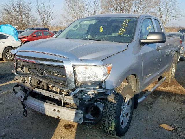 5TFUM5F1XBX022147 - 2011 TOYOTA TUNDRA DOU SILVER photo 2