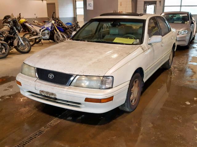 4T1GB11E4SU040503 - 1995 TOYOTA AVALON XLS WHITE photo 2