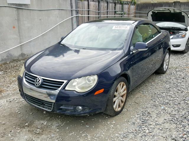 WVWFA71F27V030925 - 2007 VOLKSWAGEN EOS 2.0T L BLUE photo 2