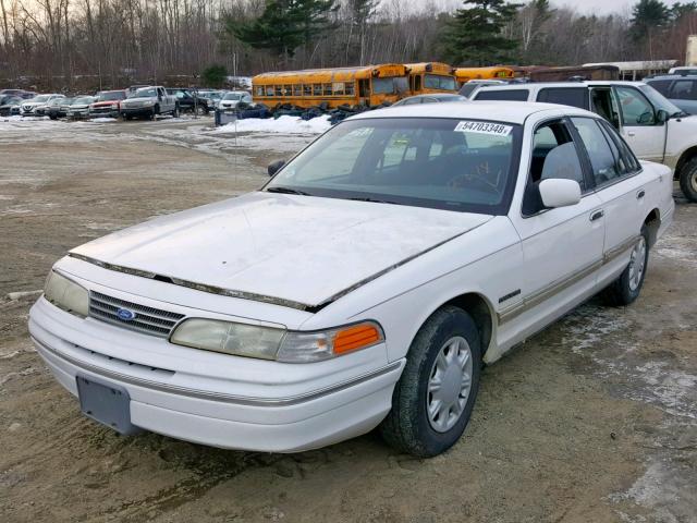 2FALP73W4PX155671 - 1993 FORD CROWN VICT WHITE photo 2