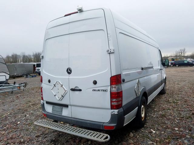 WD3PE8CBXB5583690 - 2011 MERCEDES-BENZ SPRINTER 2 WHITE photo 4