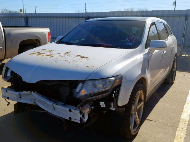 2LMHJ5FR3ABJ04744 - 2010 LINCOLN MKT WHITE photo 2