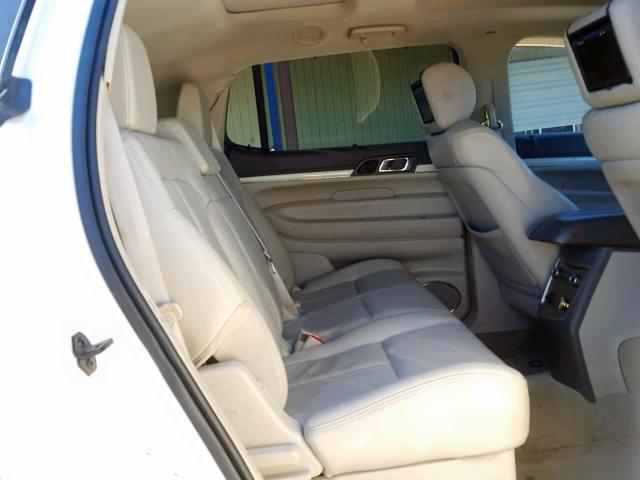 2LMHJ5FR3ABJ04744 - 2010 LINCOLN MKT WHITE photo 6