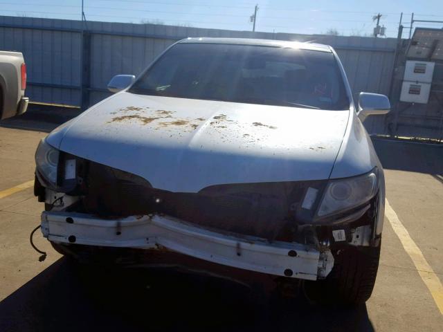 2LMHJ5FR3ABJ04744 - 2010 LINCOLN MKT WHITE photo 9