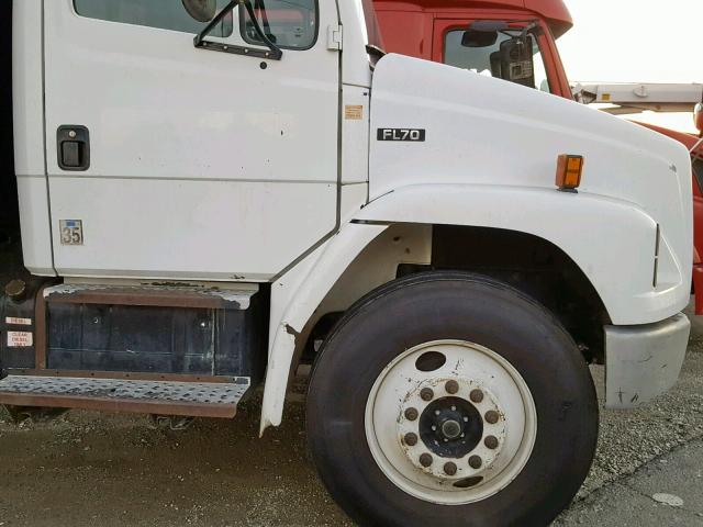 1FVABTDC94DM75055 - 2004 FREIGHTLINER MEDIUM CON WHITE photo 9