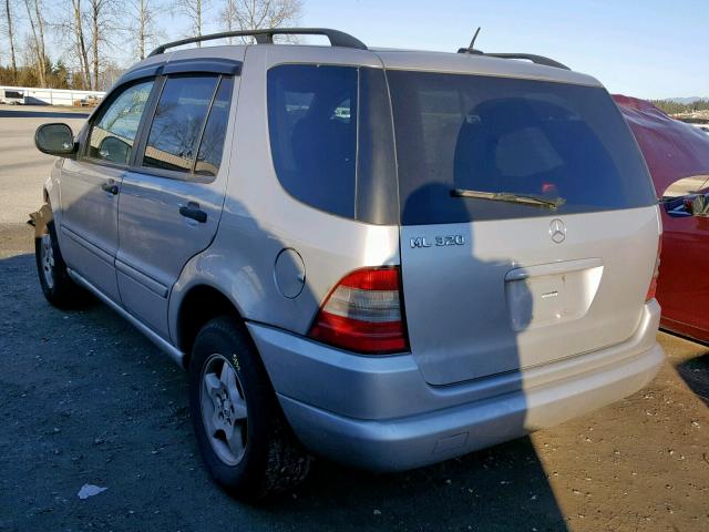 4JGAB54E51A275176 - 2001 MERCEDES-BENZ ML 320 SILVER photo 3