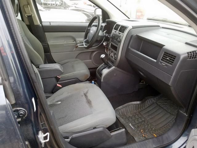 1J8FF47W37D185702 - 2007 JEEP COMPASS GRAY photo 5