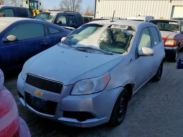 KL1TD66E49B637733 - 2009 CHEVROLET AVEO LS GRAY photo 2