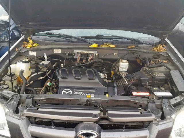 4F2CZ96185KM05316 - 2005 MAZDA TRIBUTE S GRAY photo 7