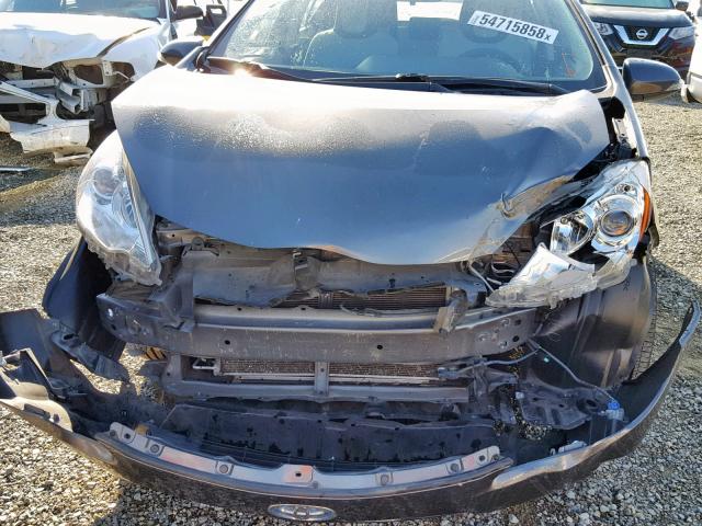 JTDKDTB3XE1570692 - 2014 TOYOTA PRIUS C GRAY photo 9