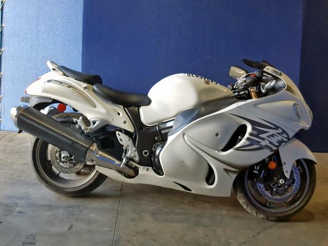 JS1GX72A5B2100217 - 2011 SUZUKI GSX1300 R WHITE photo 9