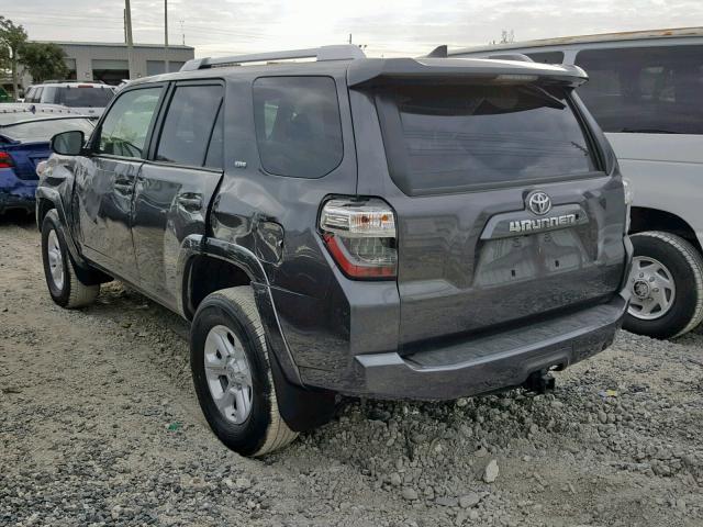 JTEBU5JR5J5532173 - 2018 TOYOTA 4RUNNER SR GRAY photo 3