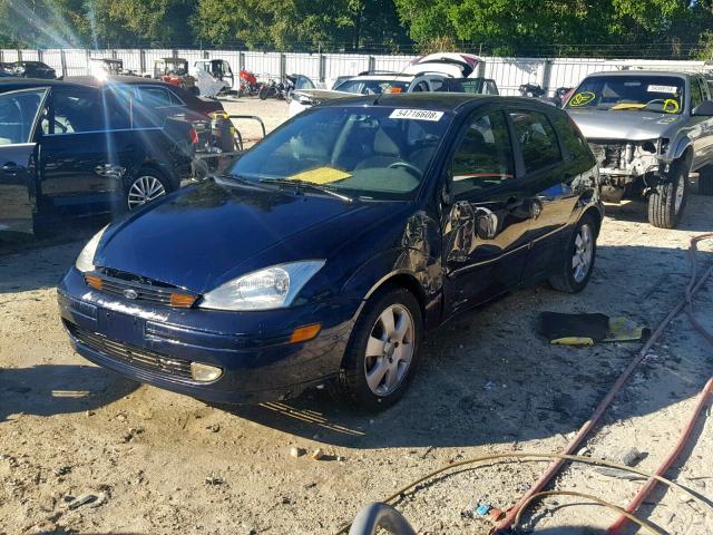 3FAFP37392R225811 - 2002 FORD FOCUS ZX5 BLUE photo 2