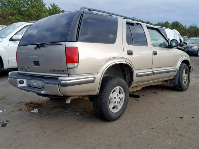 1GNDT13W7W2176224 - 1998 CHEVROLET BLAZER GOLD photo 4