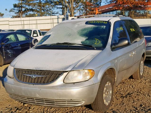 1C4GJ45312B590495 - 2002 CHRYSLER VOYAGER LX SILVER photo 2