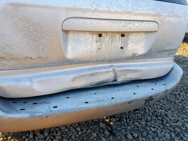 1C4GJ45312B590495 - 2002 CHRYSLER VOYAGER LX SILVER photo 9