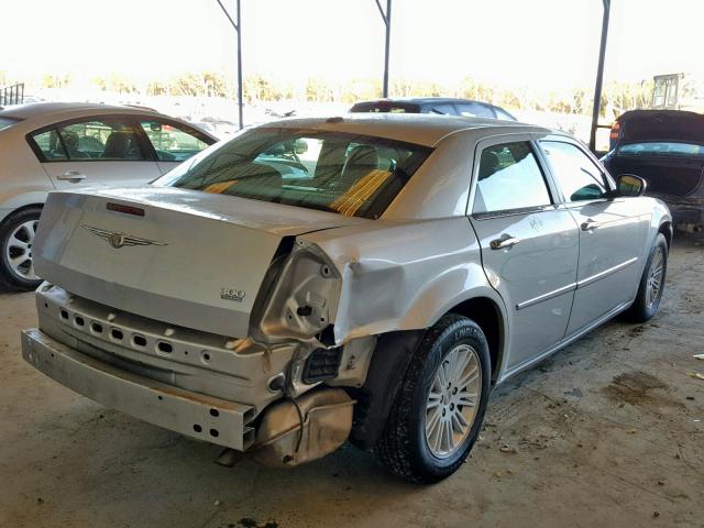 2C3CA5CV0AH284097 - 2010 CHRYSLER 300 TOURIN GRAY photo 4