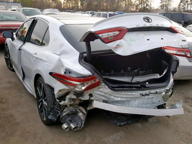 4T1B61HK1JU642249 - 2018 TOYOTA CAMRY XSE WHITE photo 3