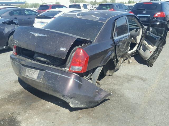 2C3JA53G65H179840 - 2005 CHRYSLER 300 TOURIN BURGUNDY photo 4