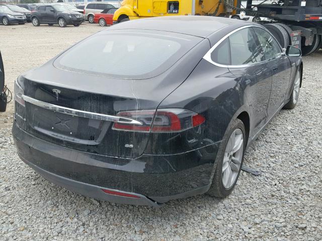 5YJSA1E13FF105722 - 2015 TESLA MODEL S أسود صورة 4