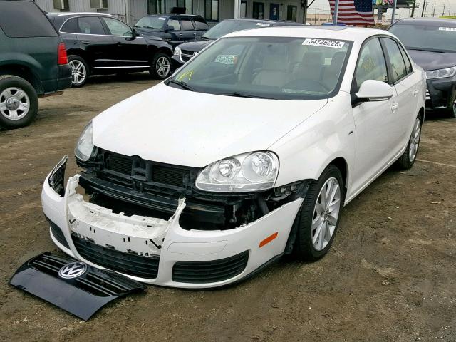 3VWRA7AJXAM023799 - 2010 VOLKSWAGEN JETTA WOLF WHITE photo 2