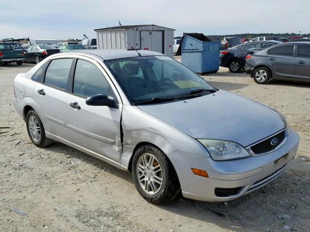 1FAFP34N26W190926 - 2006 FORD FOCUS ZX4 SILVER photo 1