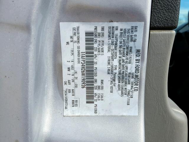 1FAFP34N26W190926 - 2006 FORD FOCUS ZX4 SILVER photo 10