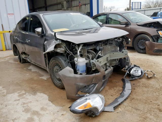 3N1CN7AP1FL957495 - 2015 NISSAN VERSA S GRAY photo 1