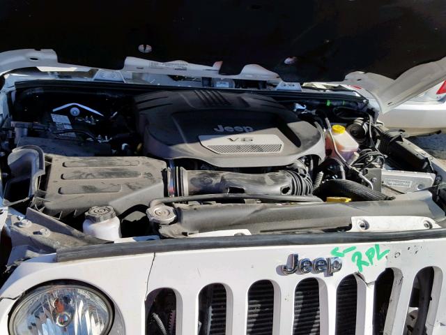 1C4BJWDG7GL334437 - 2016 JEEP WRANGLER U WHITE photo 7