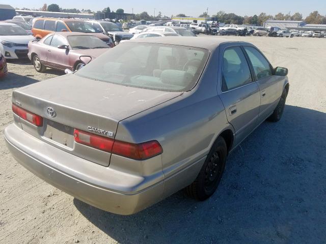 JT2BG22K9V0059157 - 1997 TOYOTA CAMRY LE GOLD photo 4