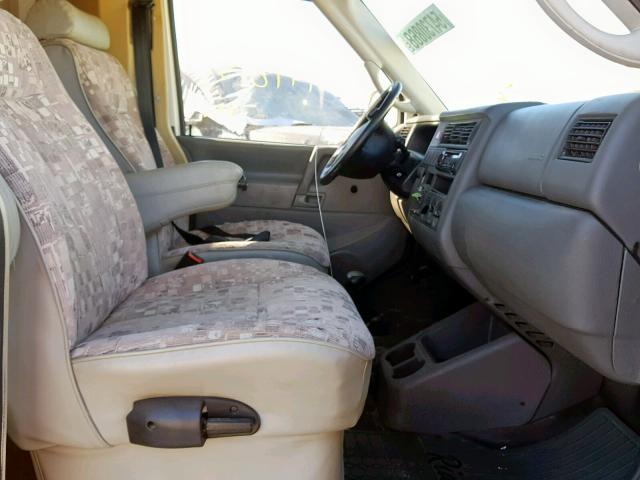 WV3AB47022H067664 - 2002 WINNEBAGO RIALTA BEIGE photo 5