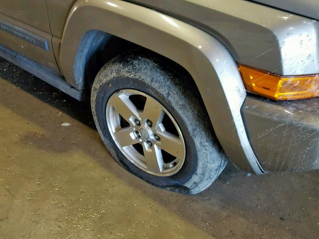 1J8HG48N26C104334 - 2006 JEEP COMMANDER GOLD photo 9