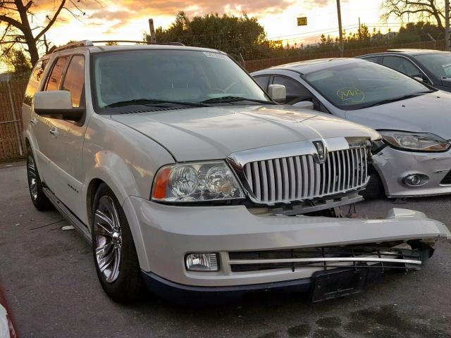 5LMFU27505LJ22710 - 2005 LINCOLN NAVIGATOR Ақ фото 1