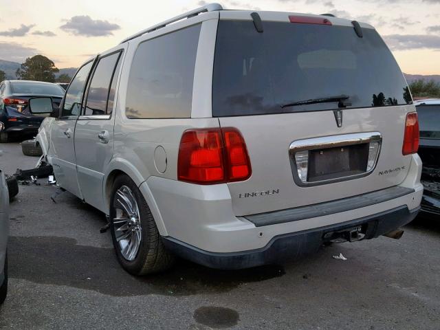 5LMFU27505LJ22710 - 2005 LINCOLN NAVIGATOR Ақ фото 3