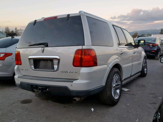 5LMFU27505LJ22710 - 2005 LINCOLN NAVIGATOR Ақ фото 4