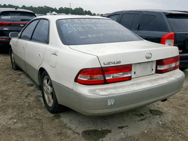 JT8BF28G2Y5086347 - 2000 LEXUS ES 300 WHITE photo 3