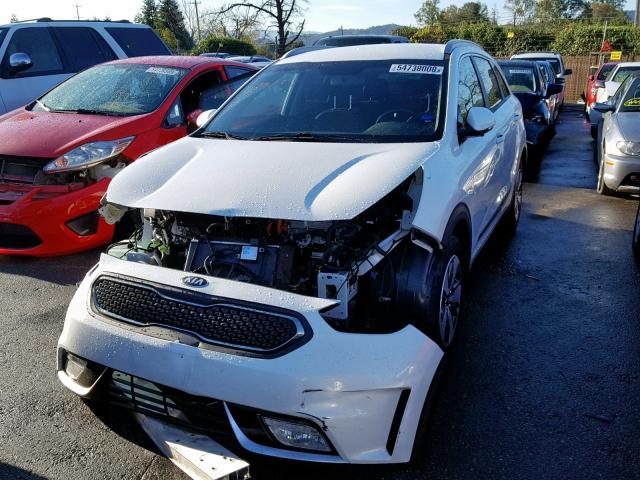 KNDCC3LC6J5145396 - 2018 KIA NIRO EX WHITE photo 2