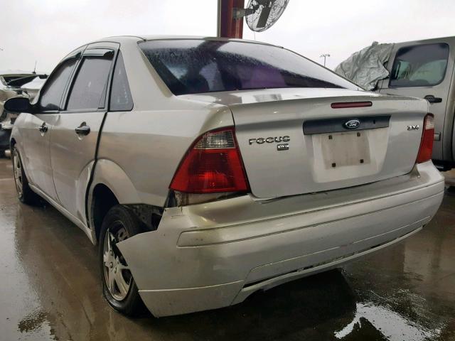 1FAFP34N85W143222 - 2005 FORD FOCUS ZX4 SILVER photo 3