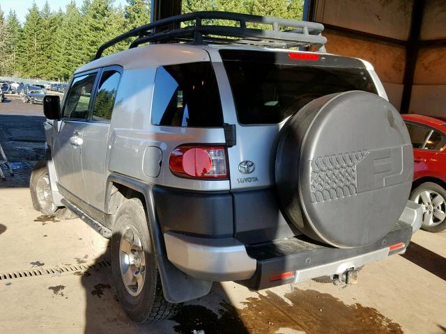 JTEBU11F58K019239 - 2008 TOYOTA FJ CRUISER SILVER photo 3