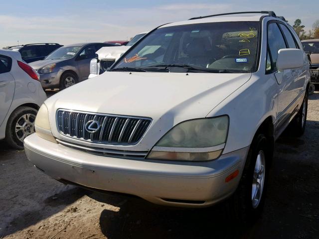 JTJGF10U320140145 - 2002 LEXUS RX 300 WHITE photo 2