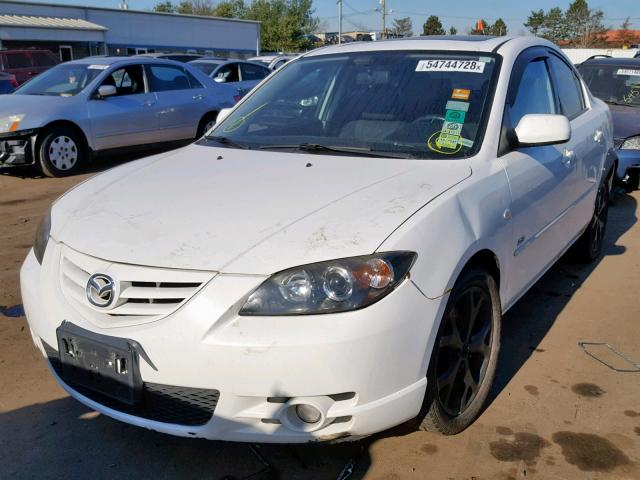 JM1BK123041212607 - 2004 MAZDA 3 S WHITE photo 2