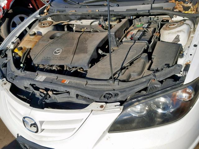 JM1BK123041212607 - 2004 MAZDA 3 S WHITE photo 7