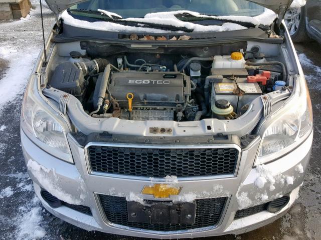 KL1TD66E39B383299 - 2009 CHEVROLET AVEO LS SILVER photo 7