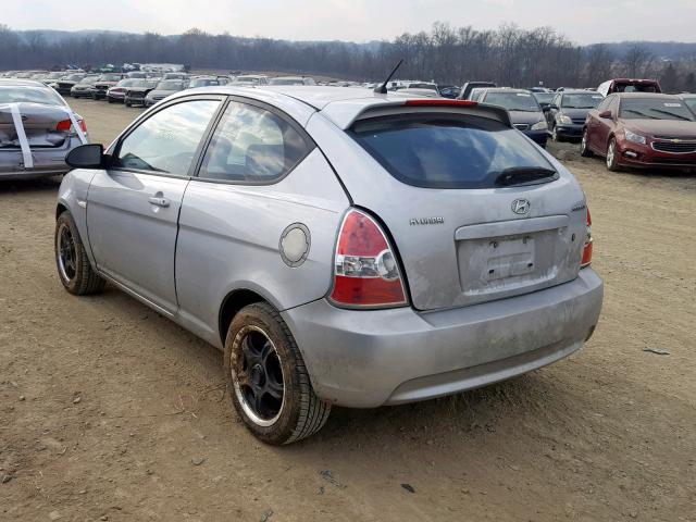 KMHCN36C18U059012 - 2008 HYUNDAI ACCENT SE SILVER photo 3