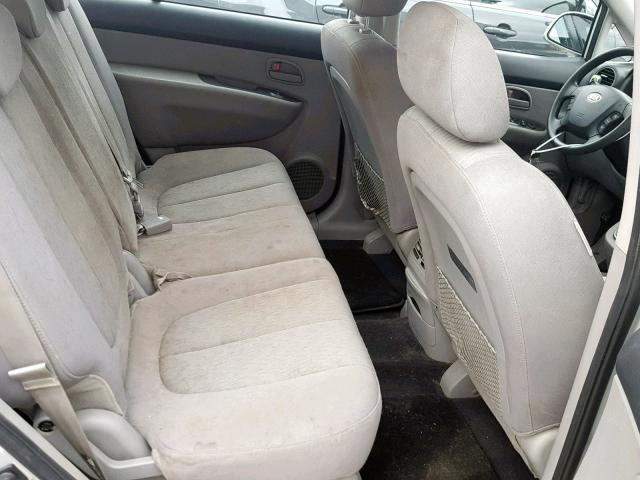 KNAFG526187168380 - 2008 KIA RONDO LX SILVER photo 6