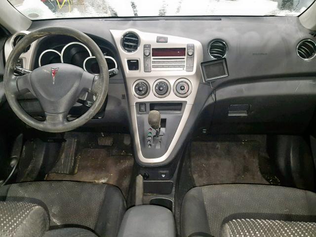 5Y2SM67049Z432718 - 2009 PONTIAC VIBE WHITE photo 9