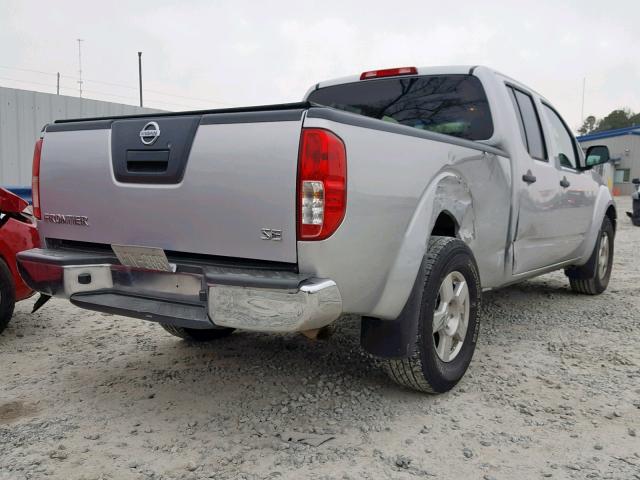 1N6AD09U58C437482 - 2008 NISSAN FRONTIER C SILVER photo 4